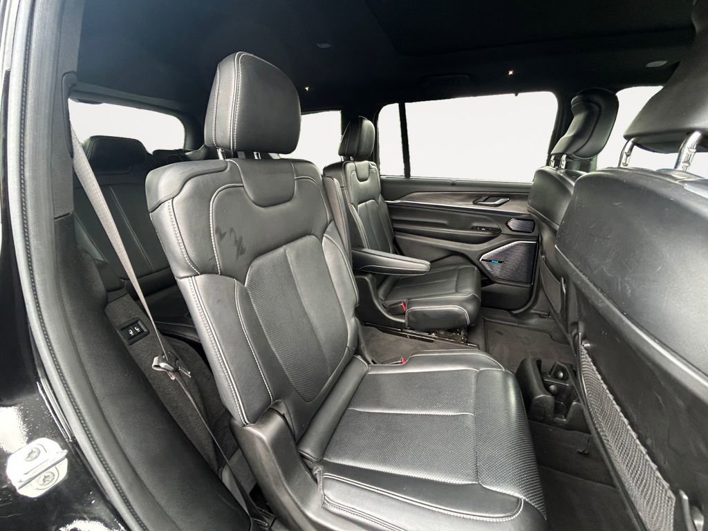 Used 2021 Jeep Grand Cherokee L Overland w/ Luxury Tech Group IV image 11