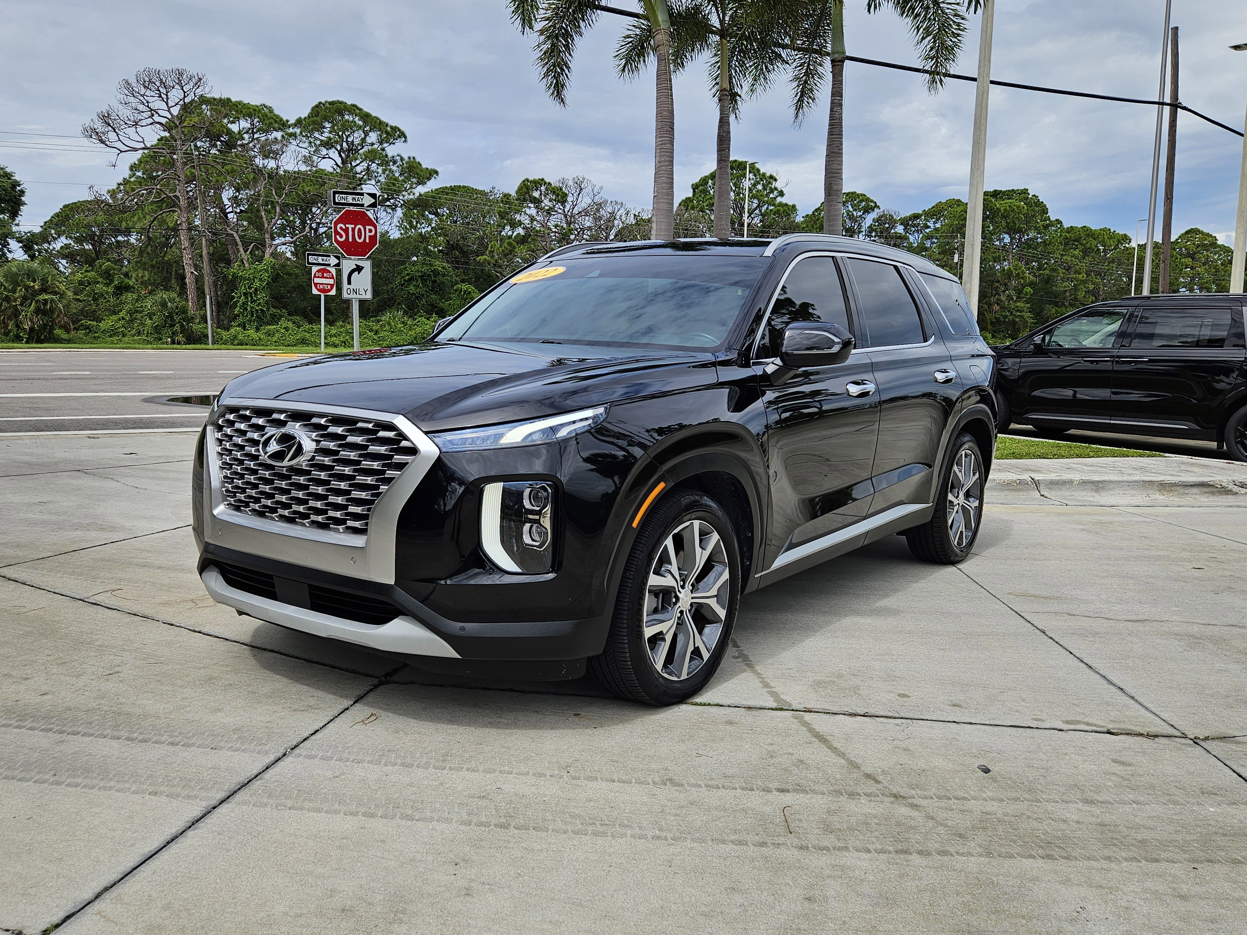 Used 2022 Hyundai Palisade SEL w/ 8P Bench Seat Package image 3