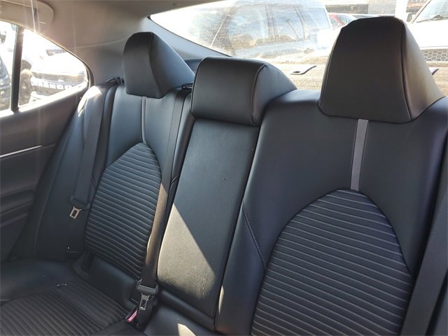 Used 2018 Toyota Camry SE image 16