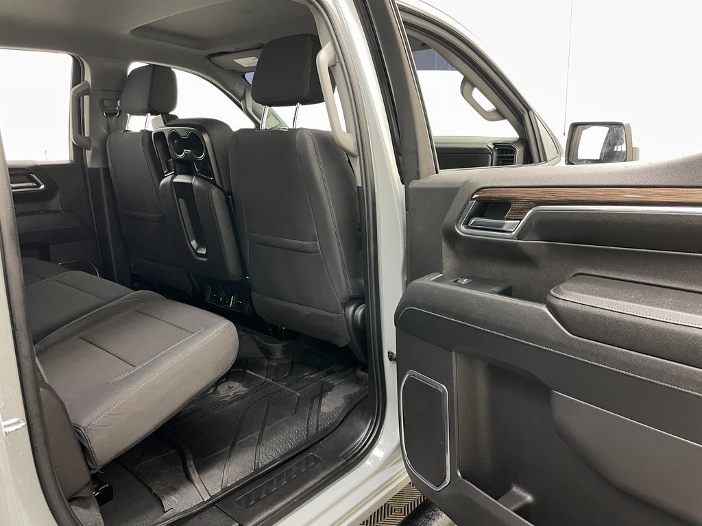 Used 2024 Chevrolet Silverado 1500 LT image 41