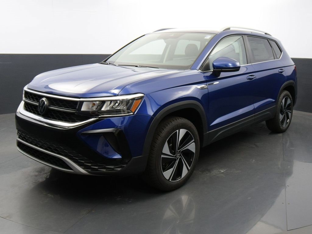 Used 2024 Volkswagen Taos SE image 1