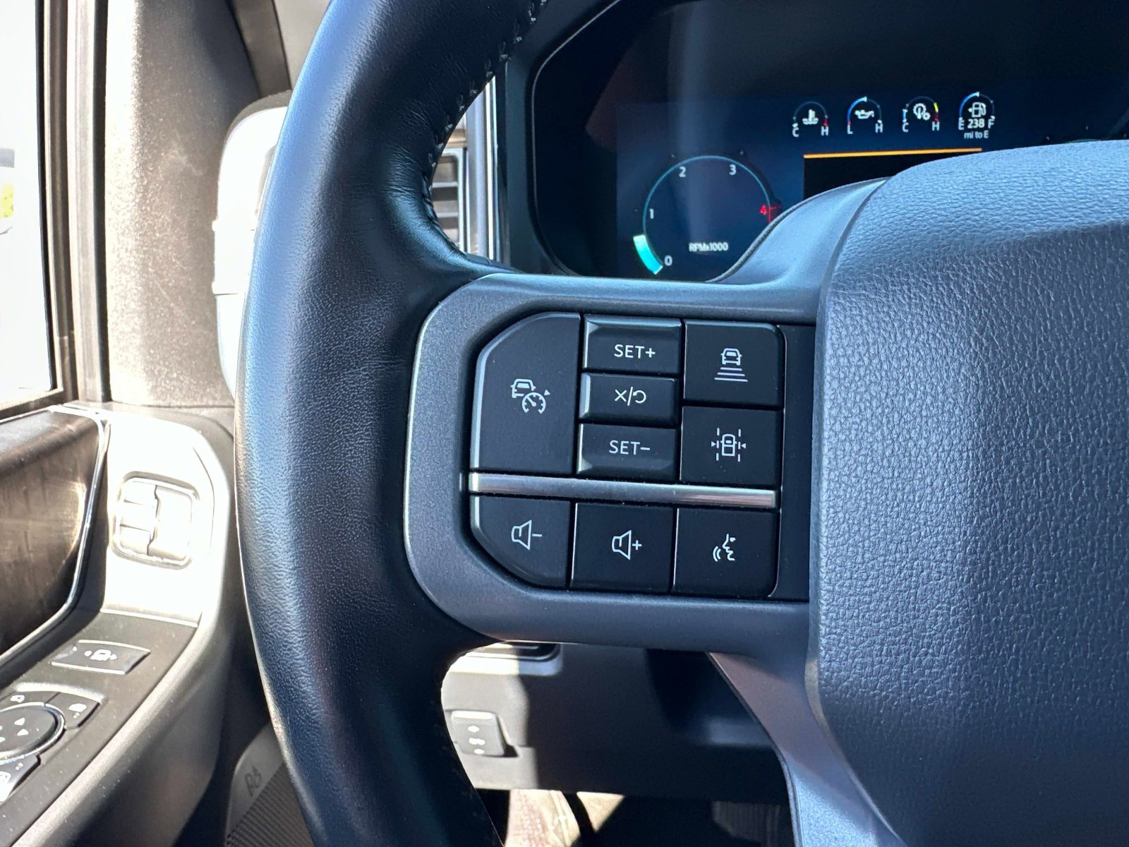 Used 2023 Ford F450 Lariat w/ Lariat Ultimate Package image 35