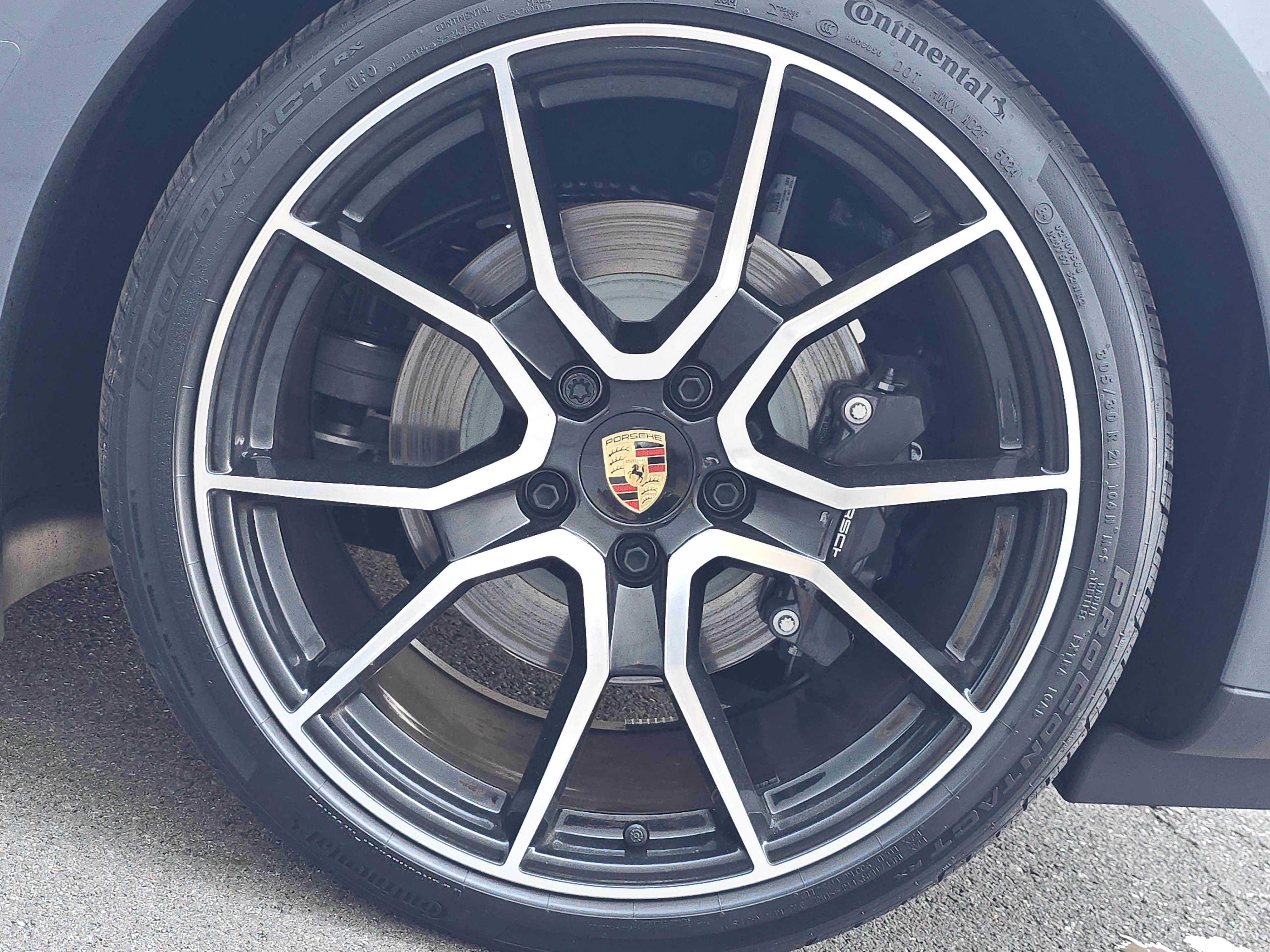 New 2025 Porsche Taycan image 28