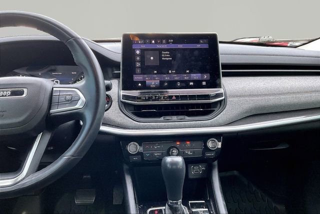 Used 2022 Jeep Compass Latitude w/ Sun and Sound Group image 9