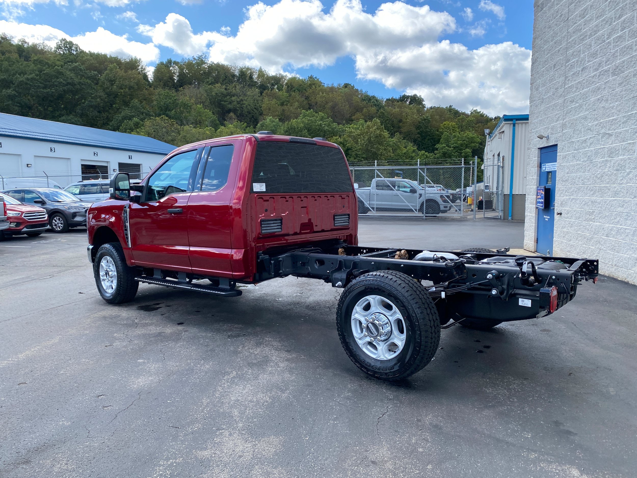 New 2026 Ford F350 XLT w/ XLT Value Package AWD/4WD image 7