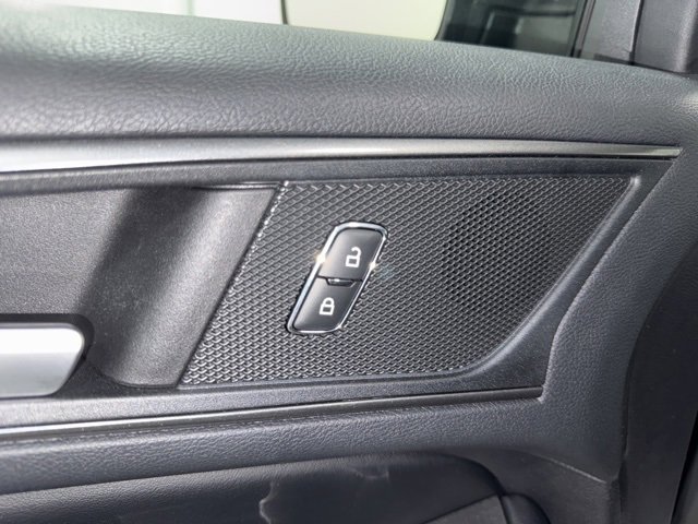 Used 2022 Ford Edge SE image 11