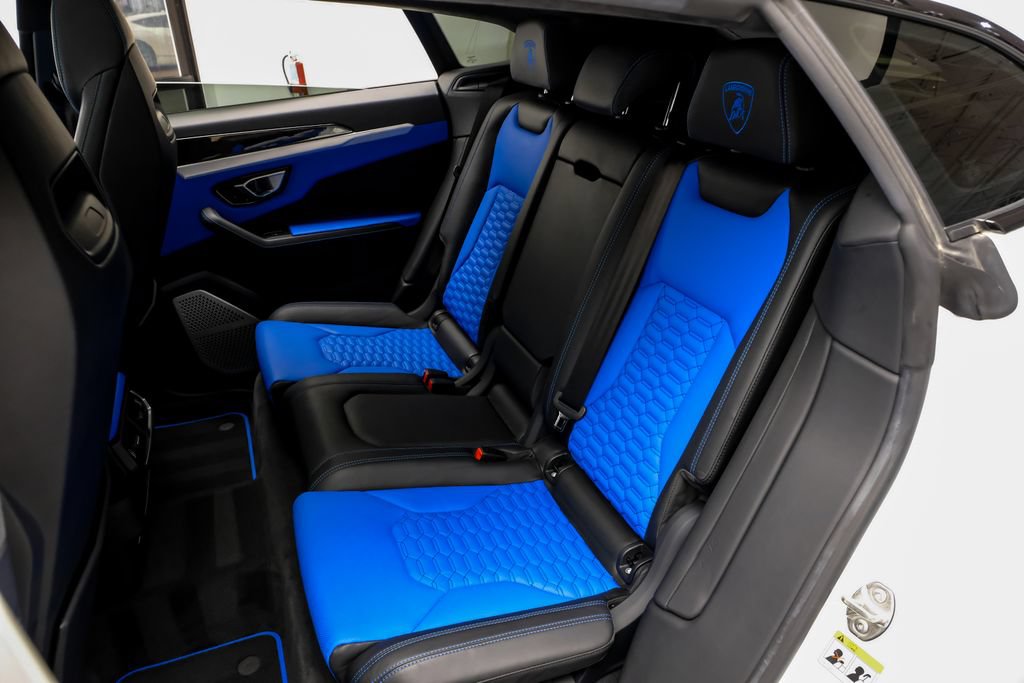 Used 2019 Lamborghini Urus AWD/4WD image 38