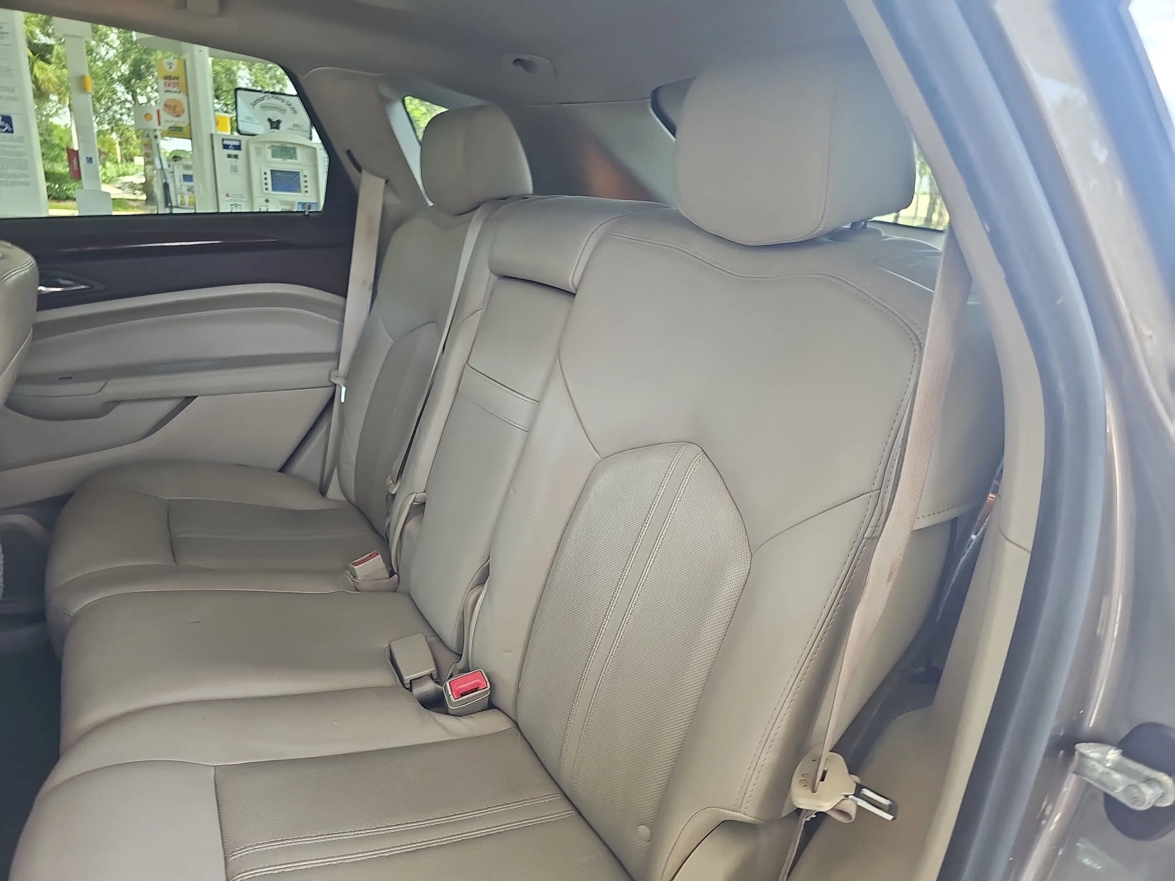 Used 2011 Cadillac SRX Luxury image 37