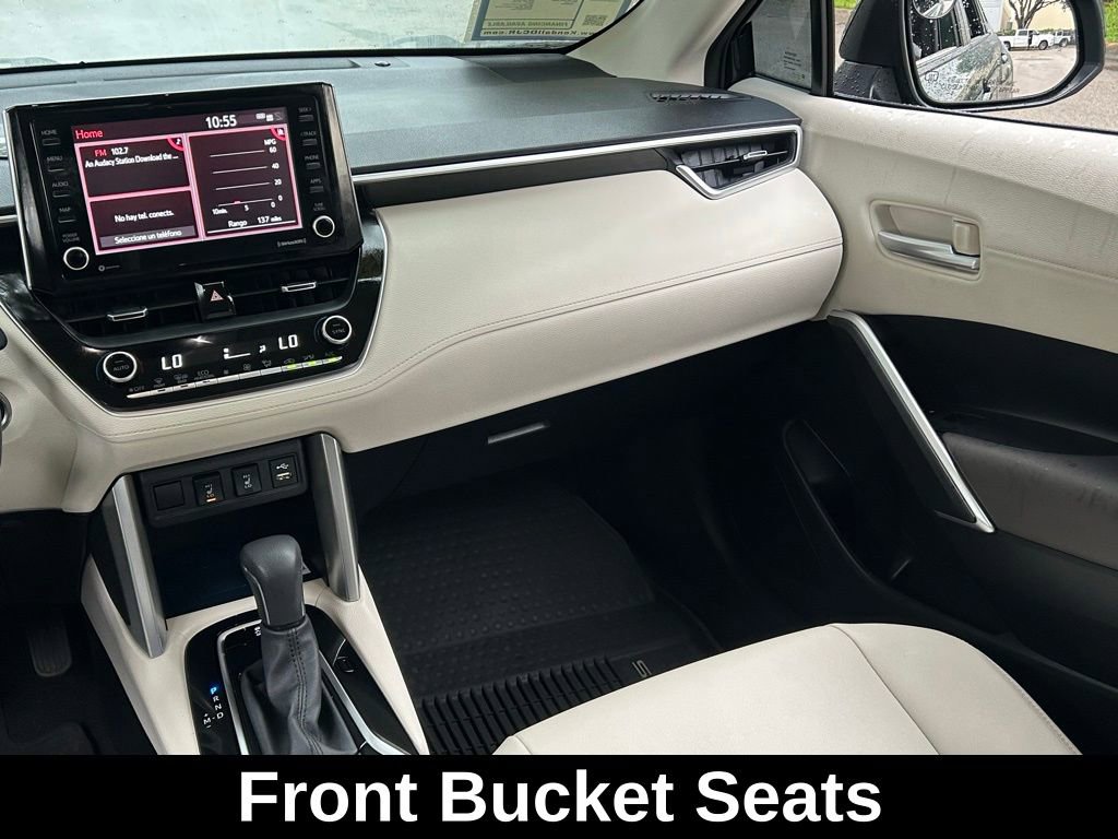 Used 2022 Toyota Corolla Cross XLE image 12