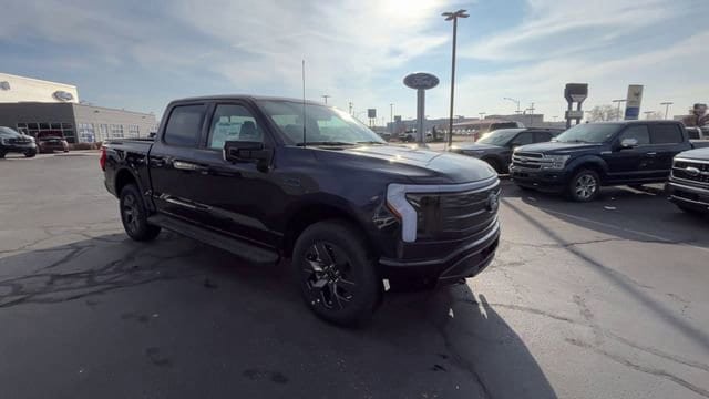 Used 2024 Ford F150 Lightning Lariat AWD/4WD image 9