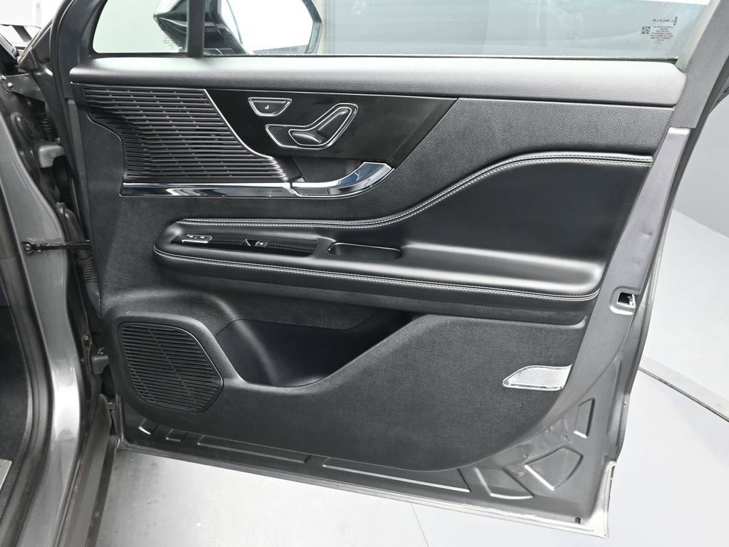 Used 2022 Lincoln Corsair Reserve w/ Elements Package image 18
