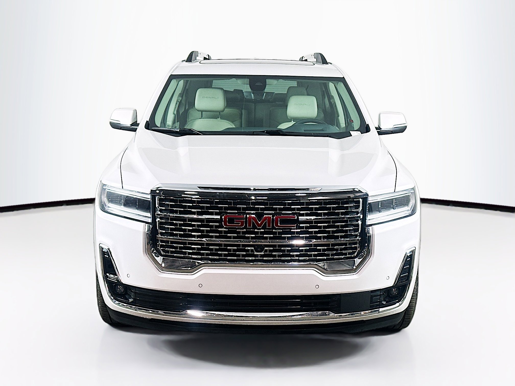 Used 2020 GMC Acadia Denali w/ Technology Package FWD image 2