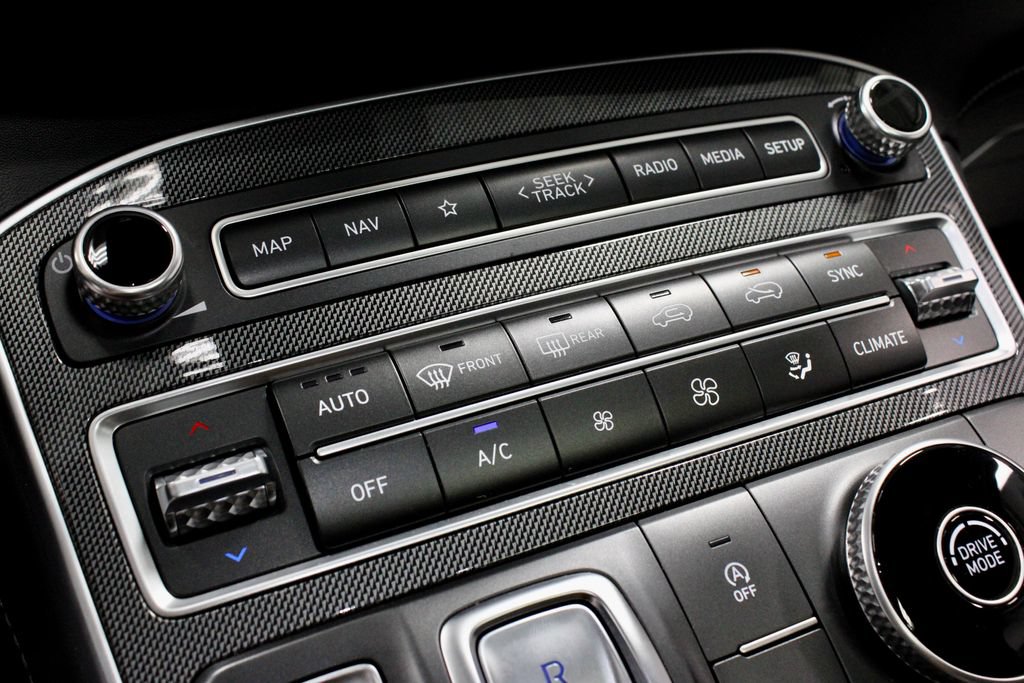 Used 2022 Hyundai Santa Fe SEL w/ Convenience + Premium Package FWD image 32