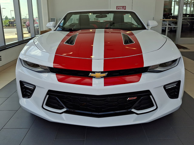 Used 2018 Chevrolet Camaro SS RWD image 2