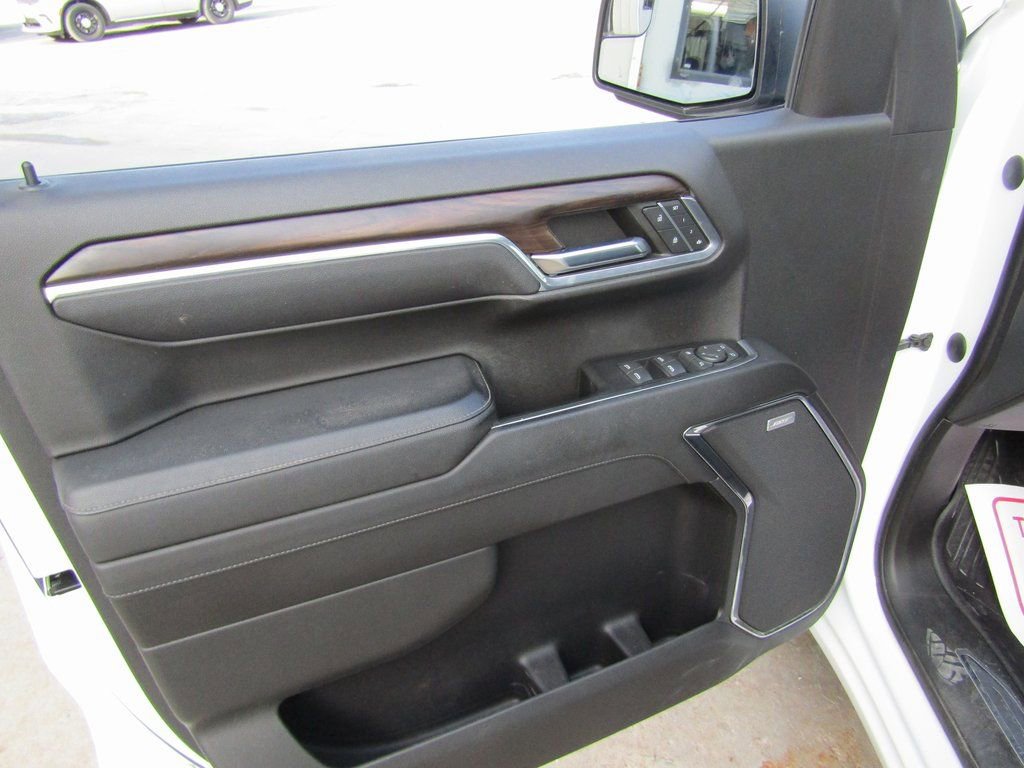 Used 2023 GMC Sierra 1500 SLT image 26