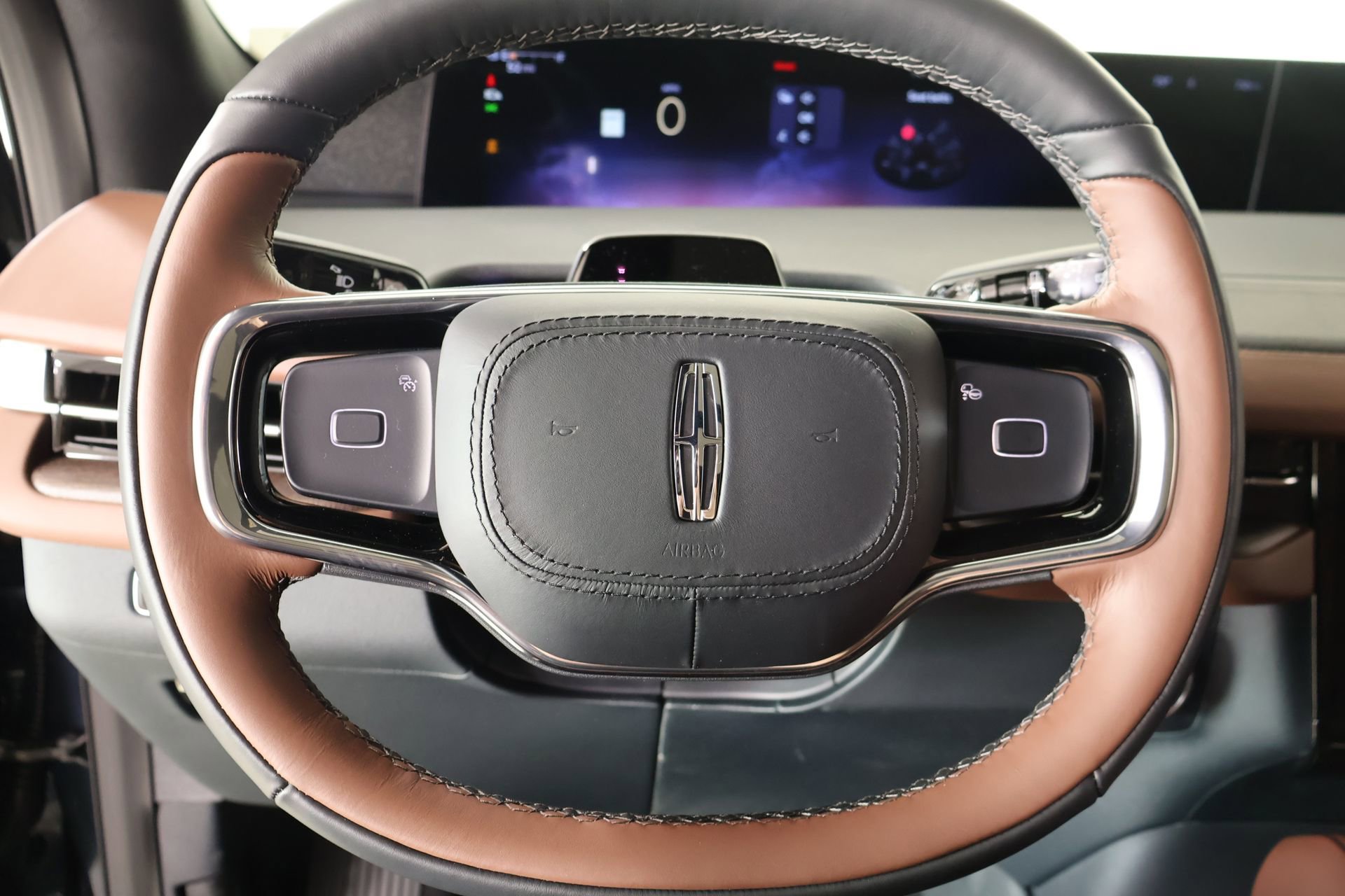 New 2026 Lincoln Navigator Reserve AWD/4WD image 3