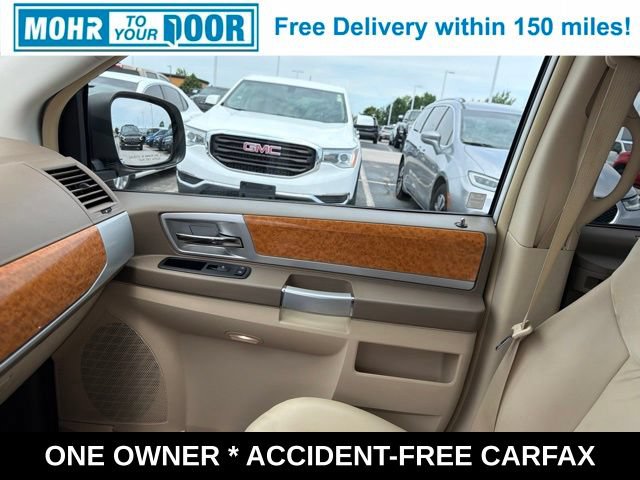 Used 2010 Chrysler Town & Country Limited w/ Entertainment Group #3 FWD image 24