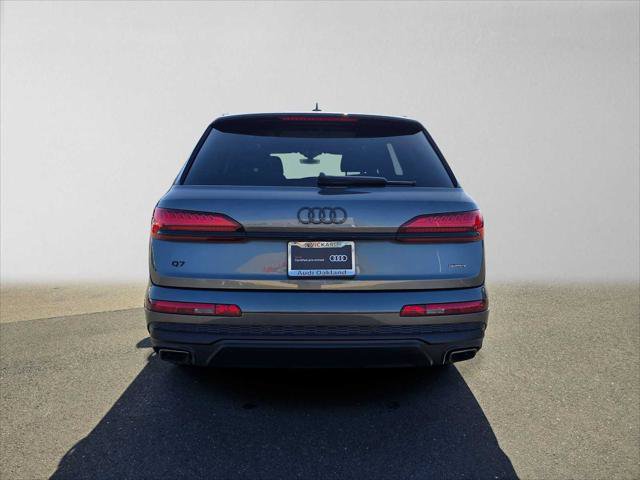 Certified 2025 Audi Q7 2.0T Premium w/ Convenience Plus Package AWD/4WD image 4
