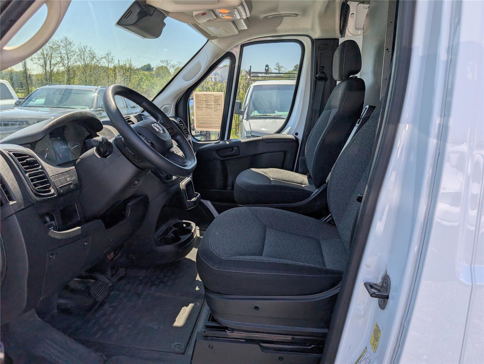 Used 2023 RAM ProMaster 2500 w/ Convenience Group FWD image 14