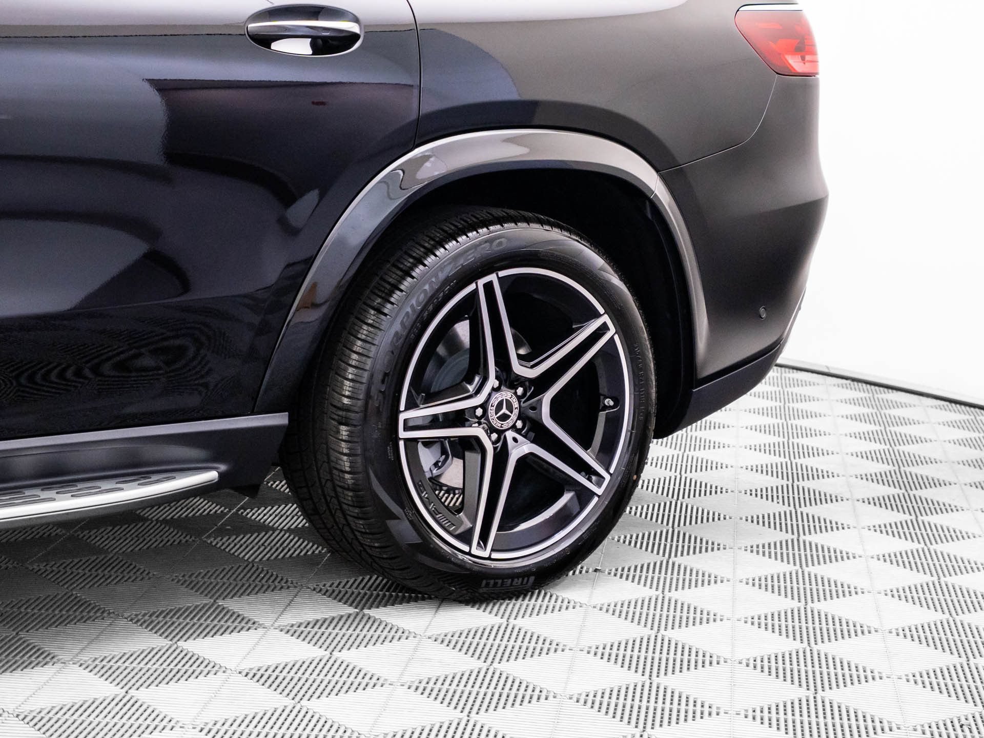 New 2026 Mercedes-Benz GLS 450 4MATIC image 37