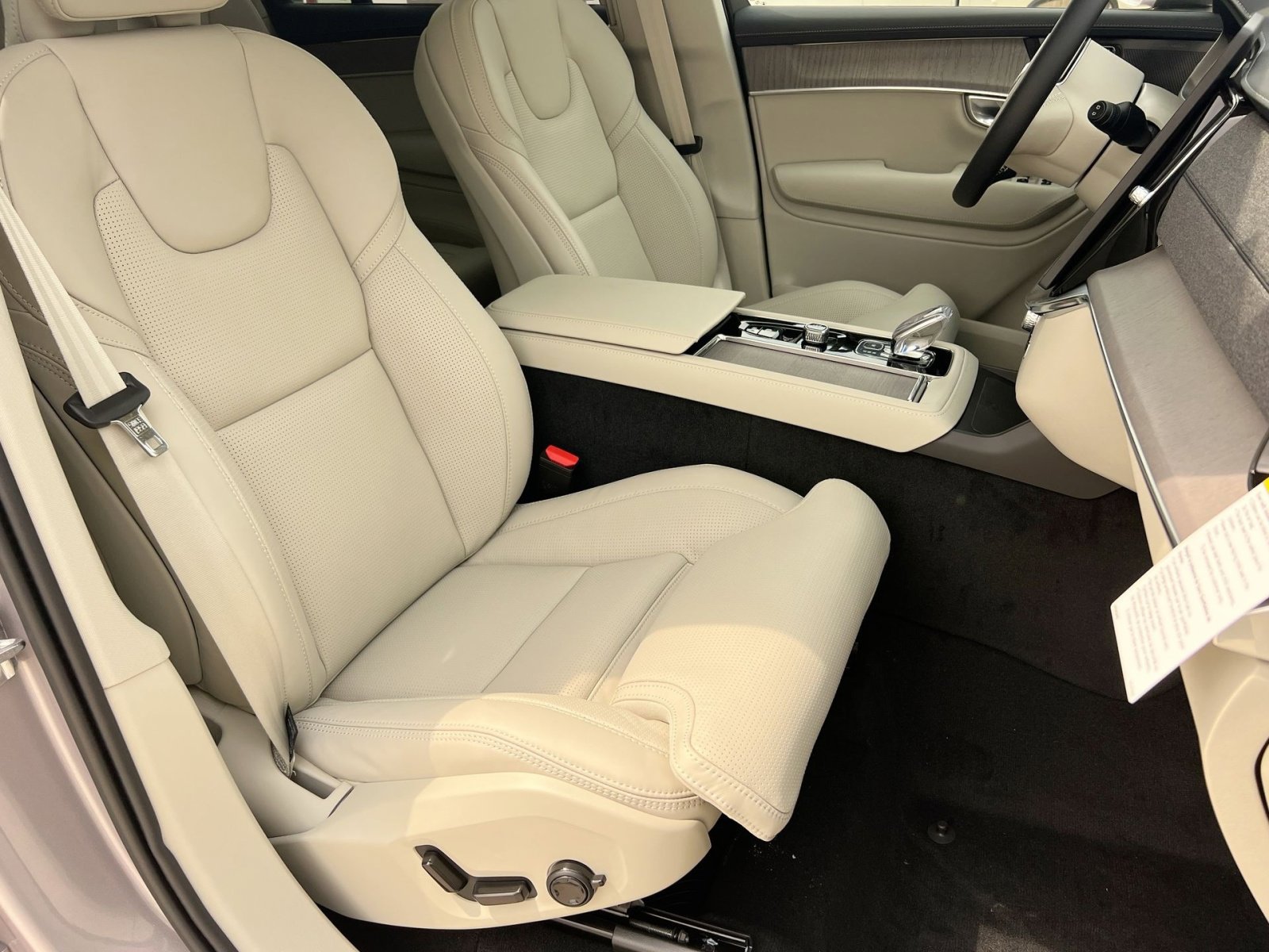 New 2026 Volvo XC90 B5 Ultra w/ Protection Package Premier image 28