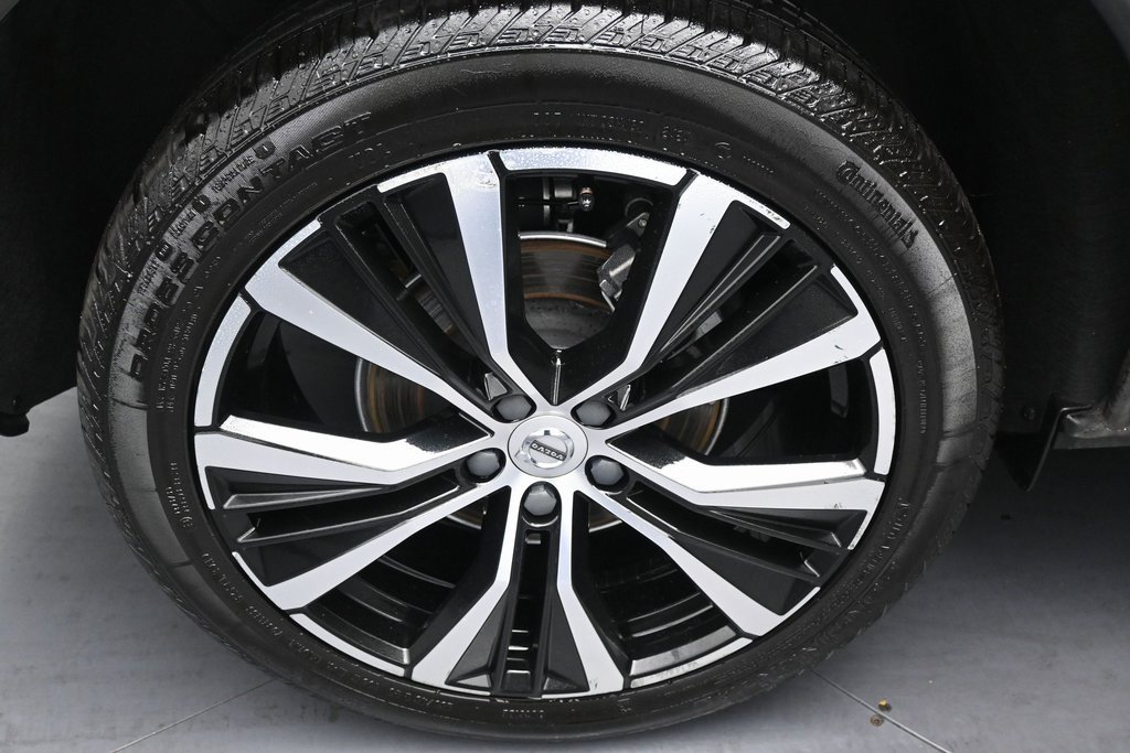 Used 2023 Volvo XC60 B5 Plus image 39