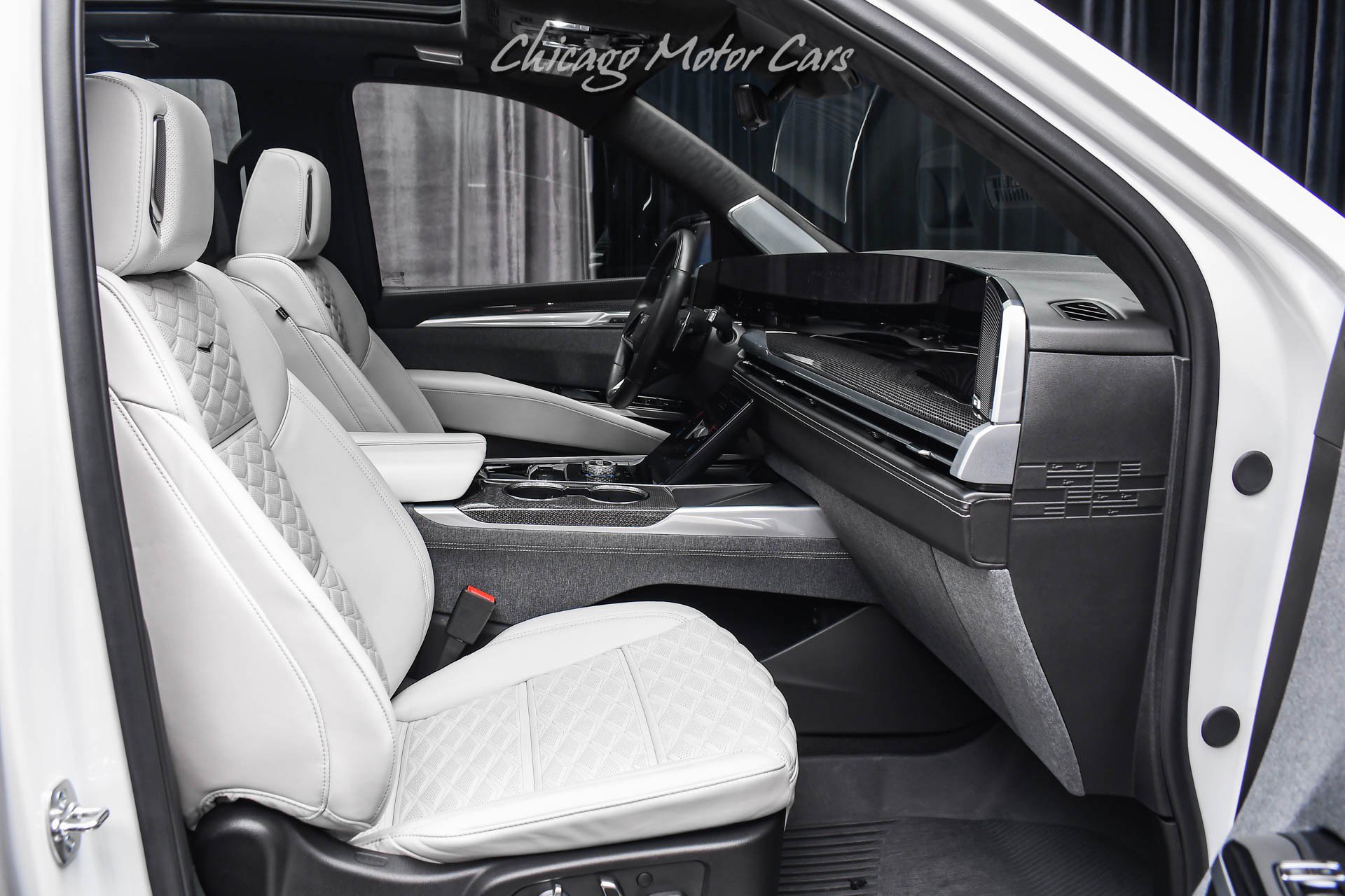 Used 2025 Cadillac Escalade V image 25