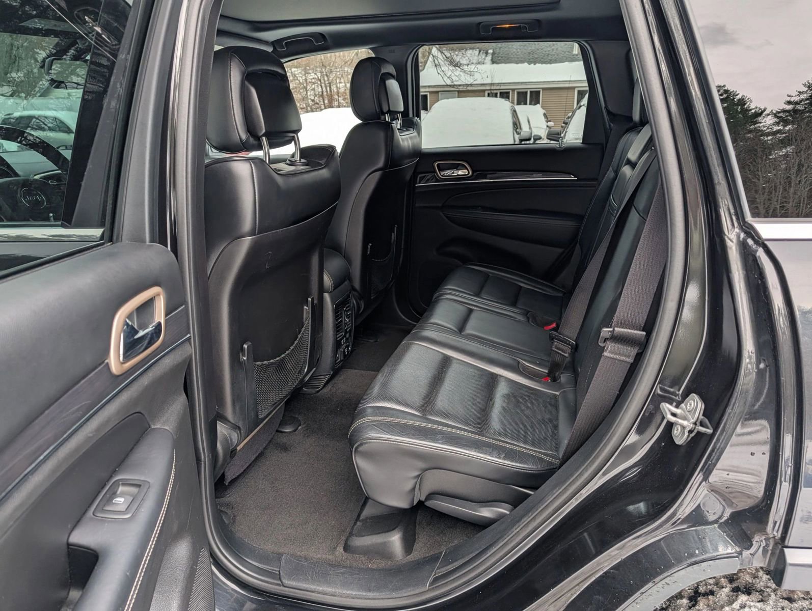 Used 2015 Jeep Grand Cherokee Overland AWD/4WD image 23