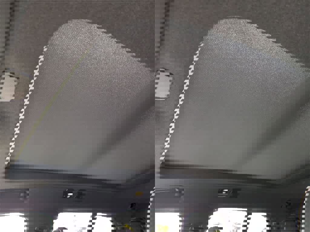 New 2026 Volvo XC40 B5 Ultra w/ Protection Package Premier image 18