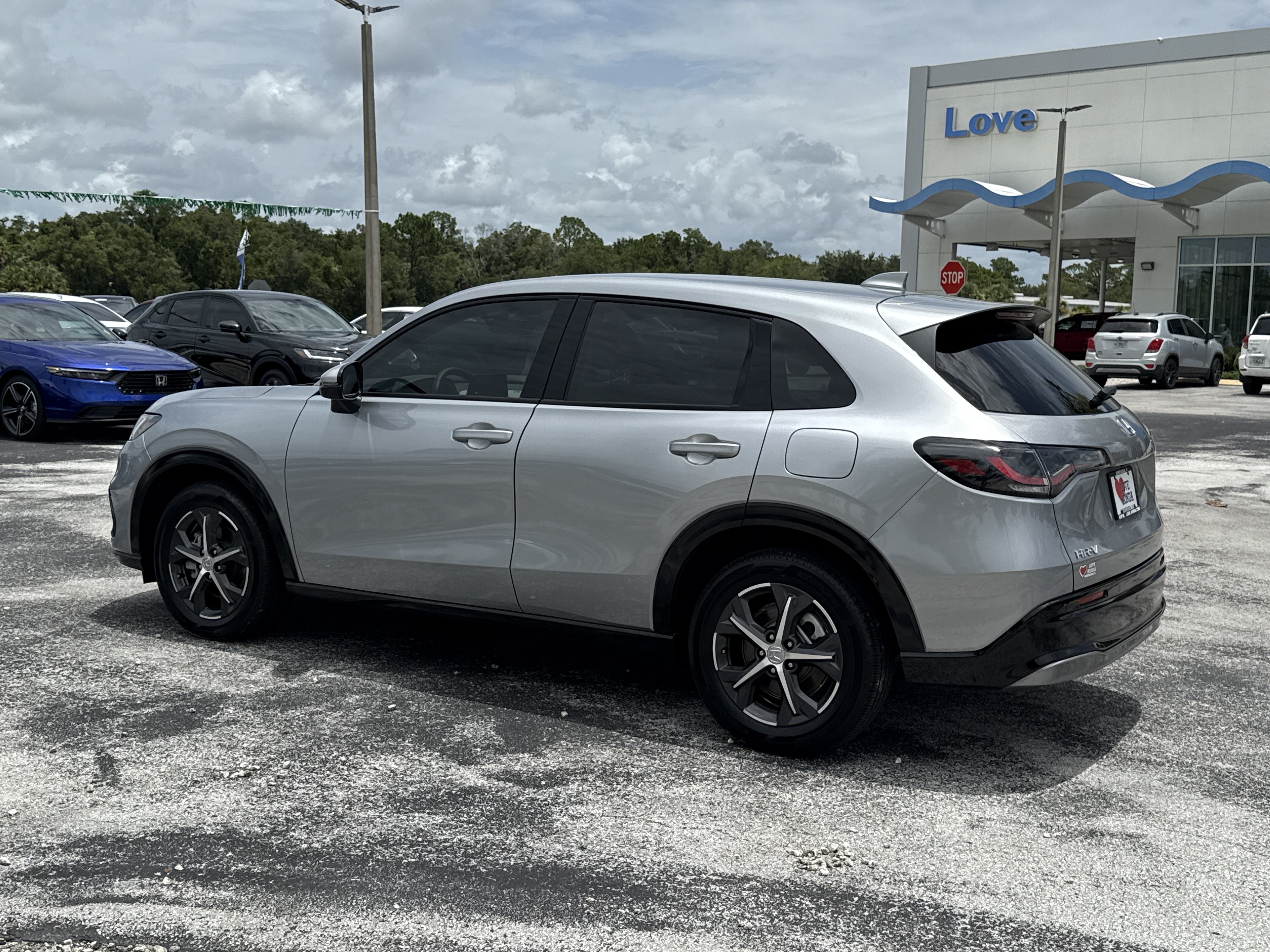 Certified 2025 Honda HR-V EX-L image 10
