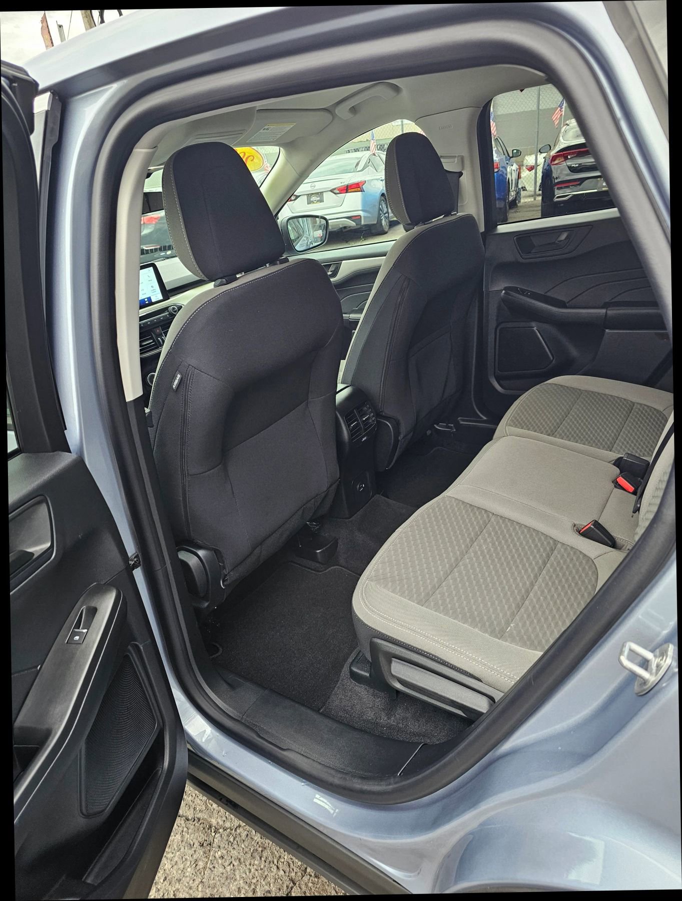 Used 2022 Ford Escape SE w/ Cold Weather Package image 7