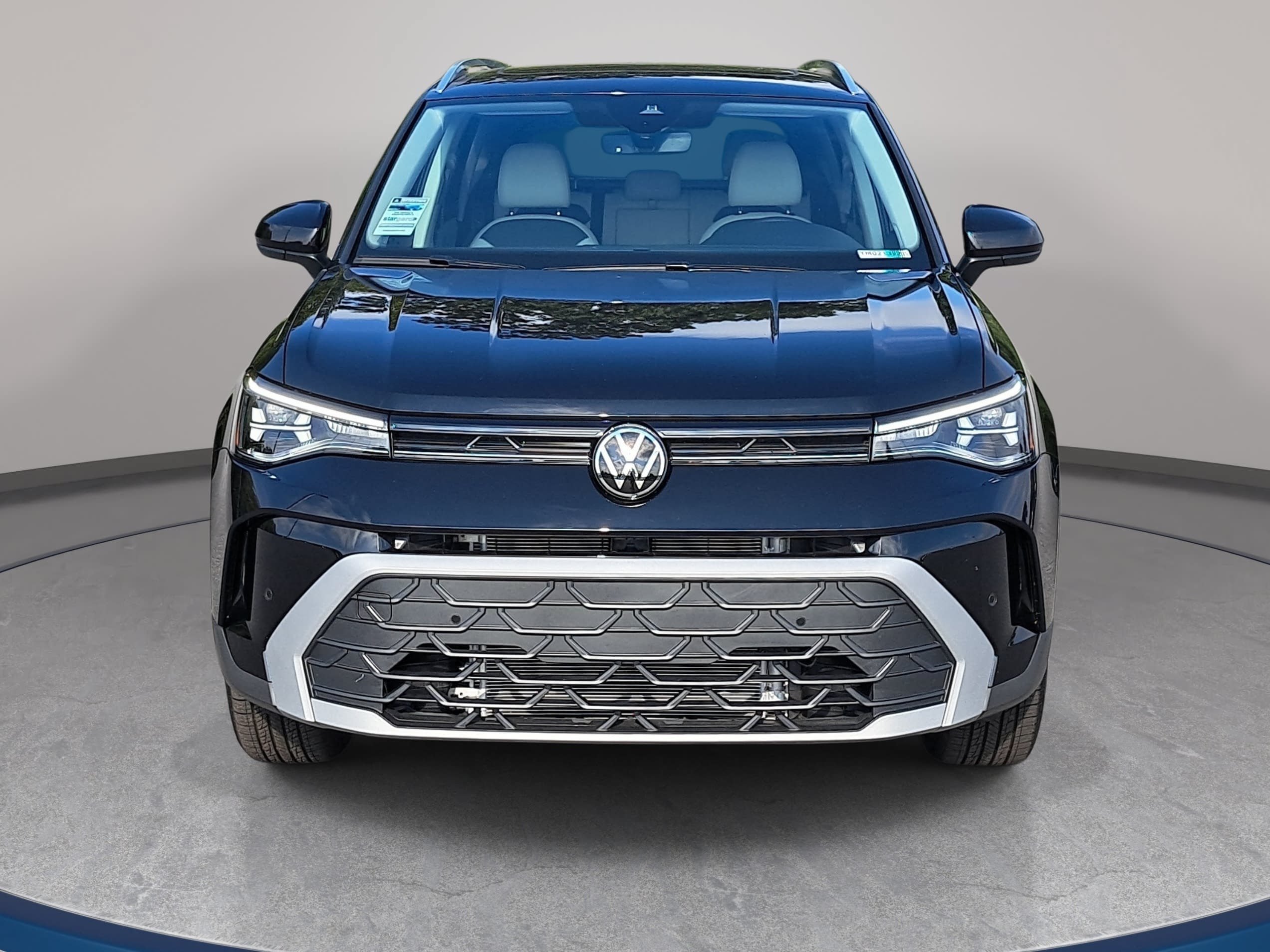 Used 2026 Volkswagen Taos SE AWD/4WD image 2