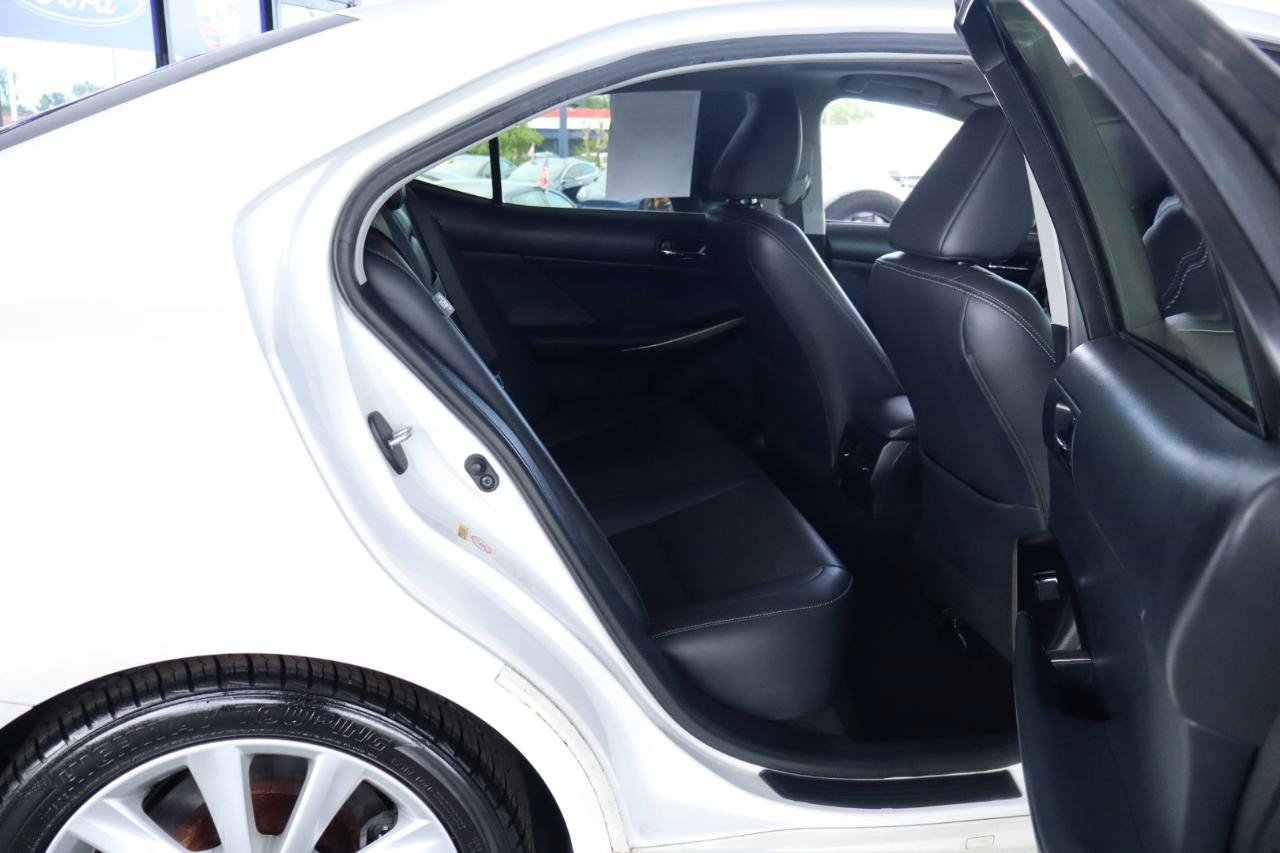 Used 2016 Lexus IS 200t RWD image 31