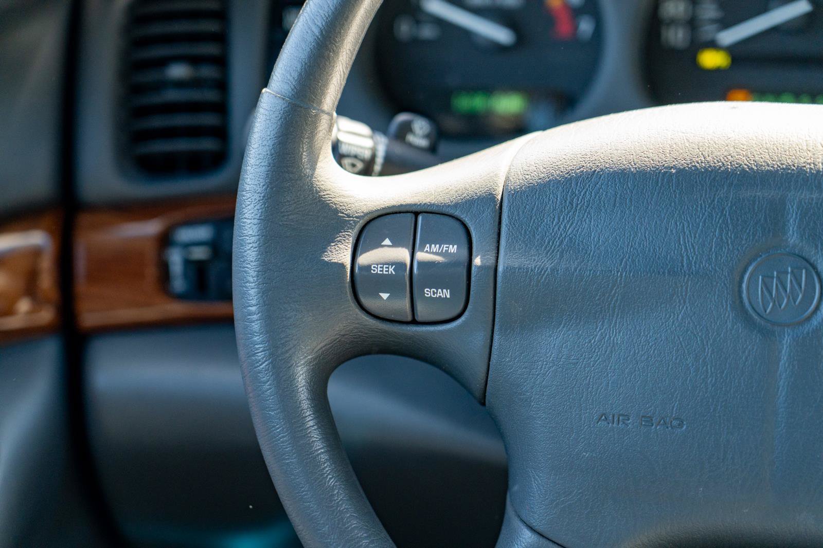 Used 2002 Buick Le Sabre Custom w/ Luxury Pkg FWD image 22