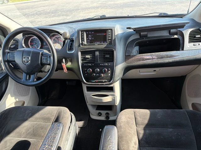Used 2018 Dodge Grand Caravan SE w/ UConnect Hands-Free Group FWD image 23