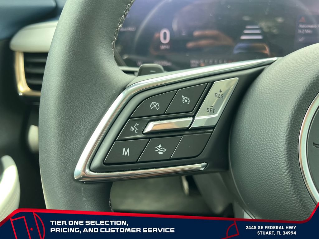 Used 2025 Buick Envision Avenir AWD/4WD image 25