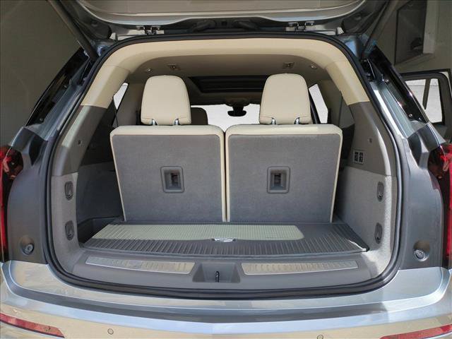 Used 2025 Cadillac XT6 Premium Luxury w/ Technology Package FWD image 6