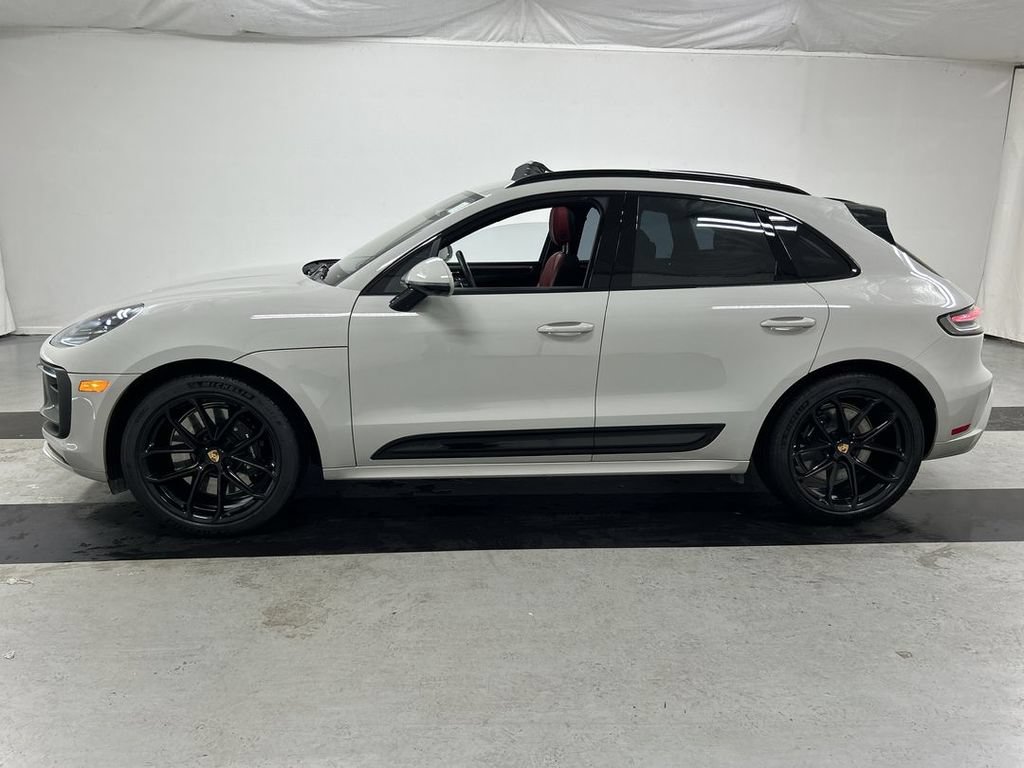 Certified 2025 Porsche Macan GTS AWD/4WD image 5