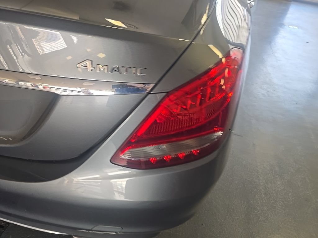 Used 2017 Mercedes-Benz C 300 4MATIC Sedan image 4