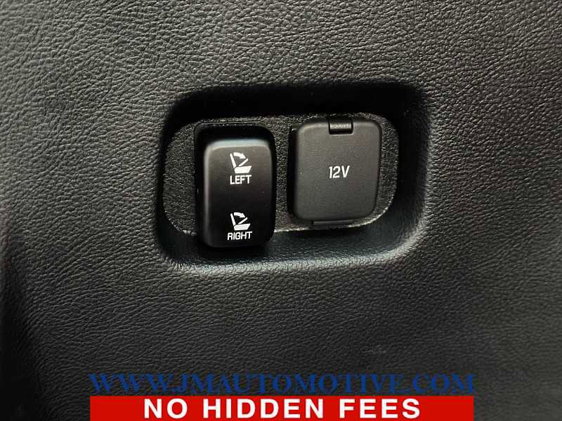 Used 2023 Ford Edge ST image 17