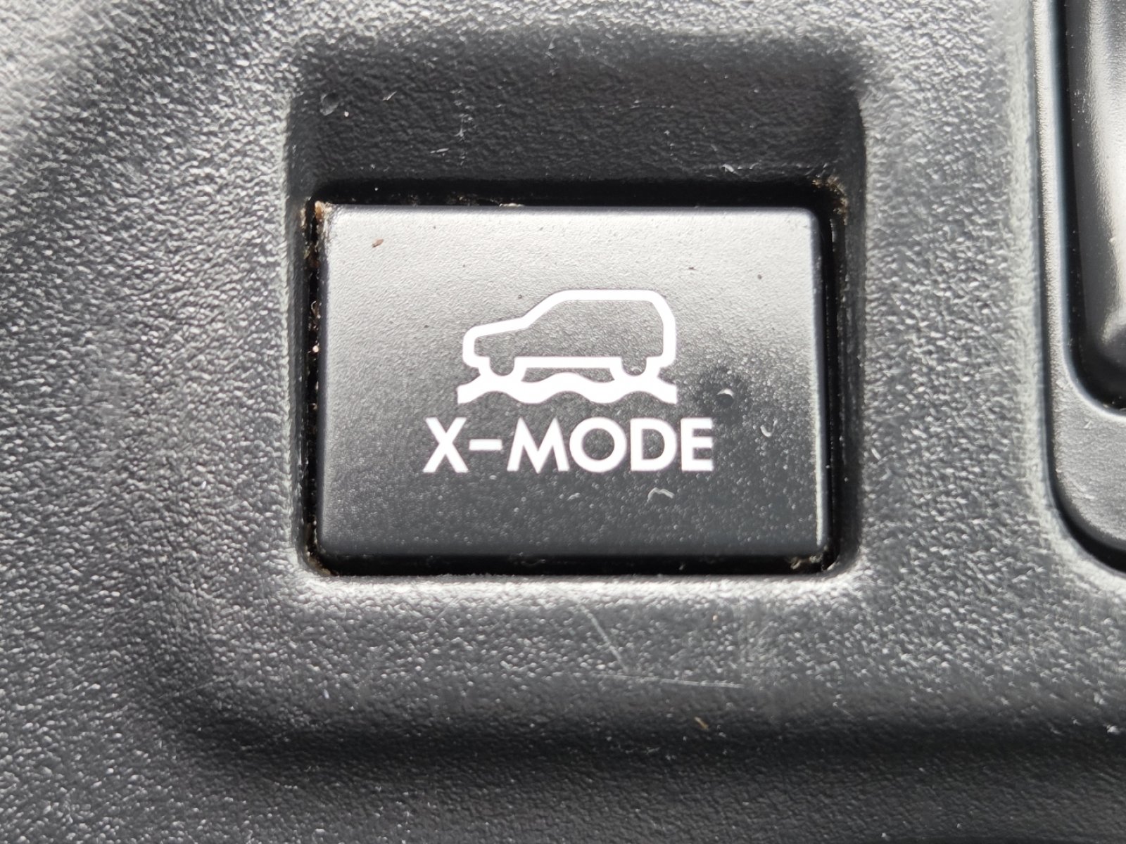 Used 2020 Subaru Crosstrek 2.0i Premium w/ Moonroof Package 2 AWD/4WD image 6