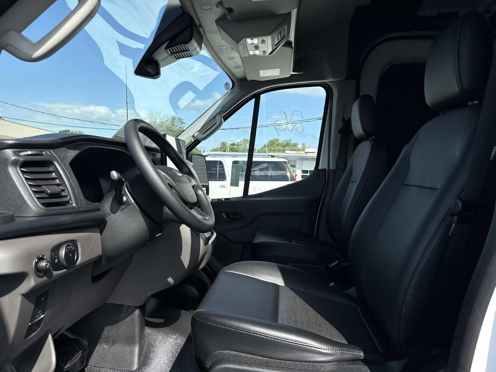 New 2026 Ford Transit 250 148 Medium Roof RWD image 10