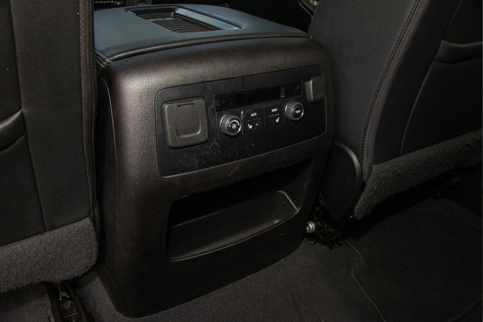 Used 2019 Chevrolet Suburban Premier w/ RST 6.2L Performance Edition image 20