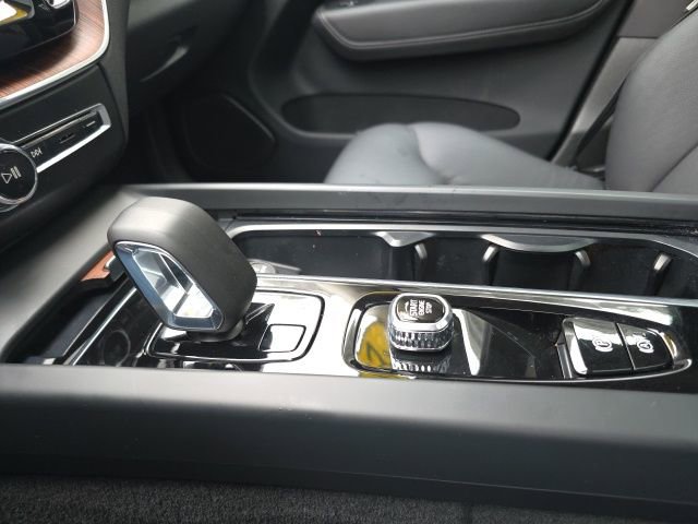 Certified 2023 Volvo XC60 B5 Plus w/ Climate Package image 35