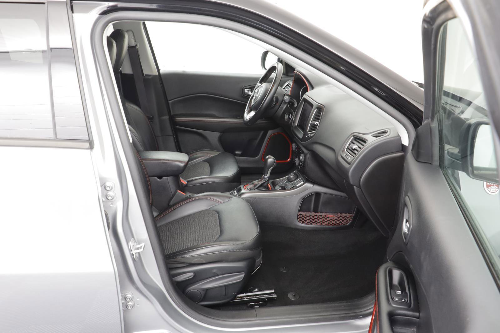 Used 2019 Jeep Compass Trailhawk w/ Cold Weather Group image 19