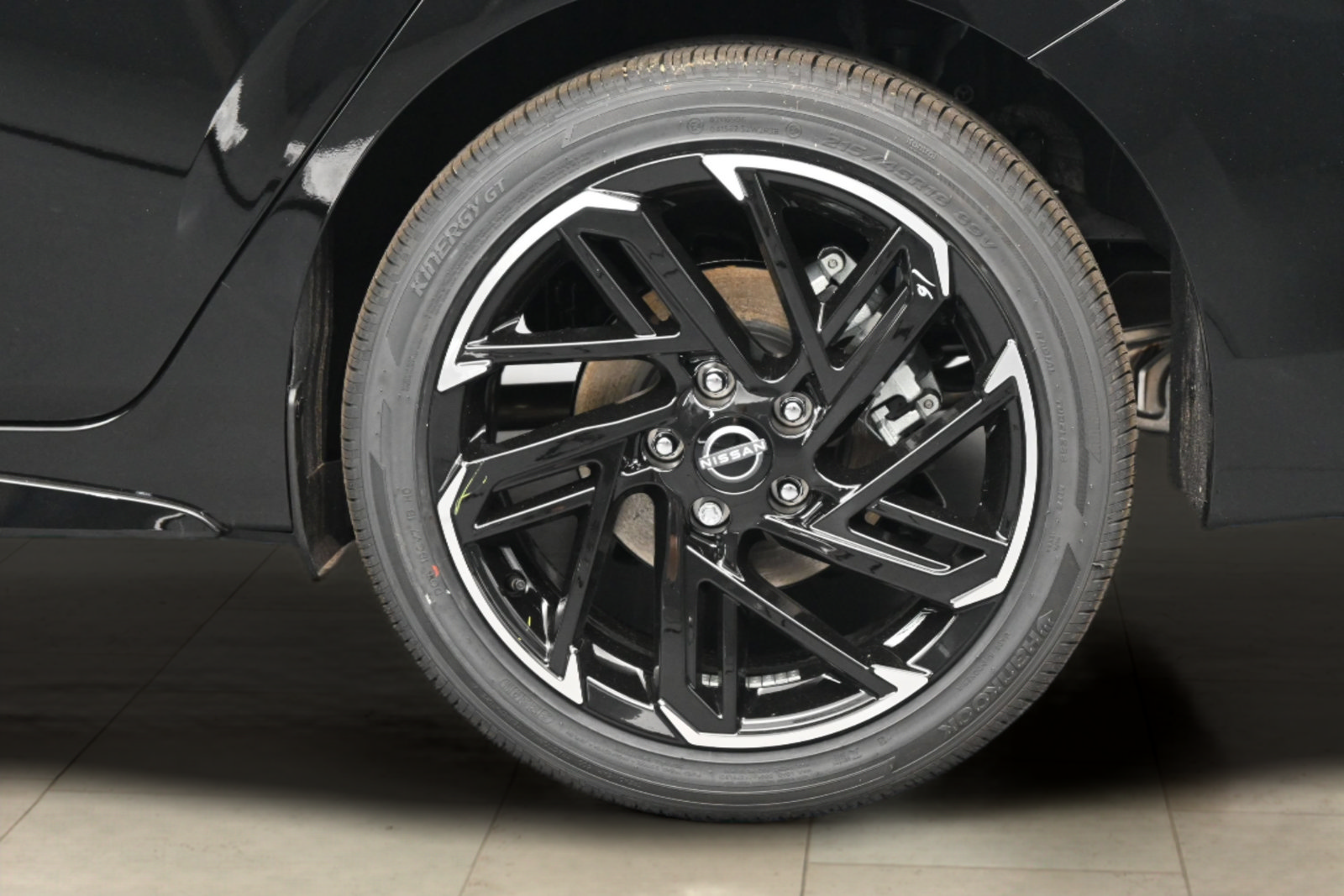 Used 2026 Nissan Sentra SR w/ Floor Mat Package FWD image 18