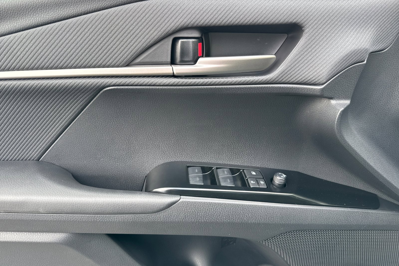 New 2026 Toyota Camry SE image 13