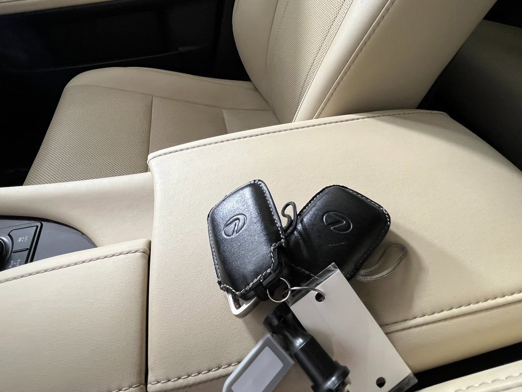 Used 2021 Lexus RX 350 AWD w/ Accessory Package image 28