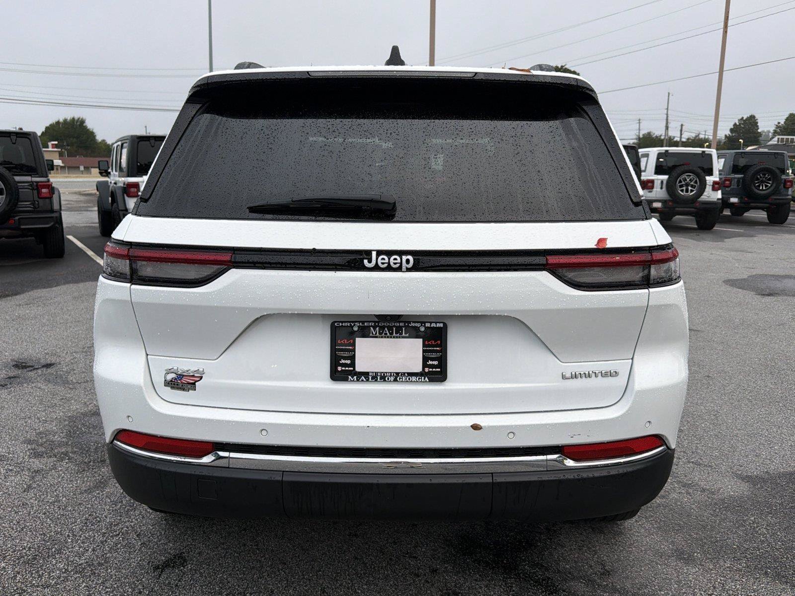 Used 2025 Jeep Grand Cherokee Limited AWD/4WD image 6