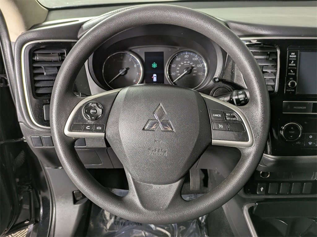 Used 2019 Mitsubishi Outlander ES image 17